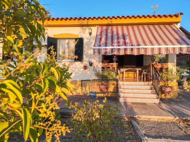 Casa en venta en Arroyo De La Luz, Extremadura