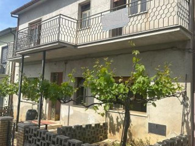 Villa Indipendente in vendita a Guardia Sanframondi, Benevento