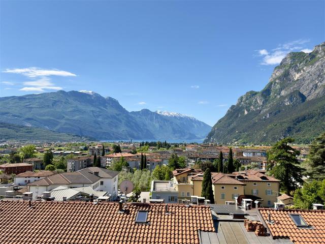Appartamento in affitto a Comunità Alto Garda e Ledro, Riva