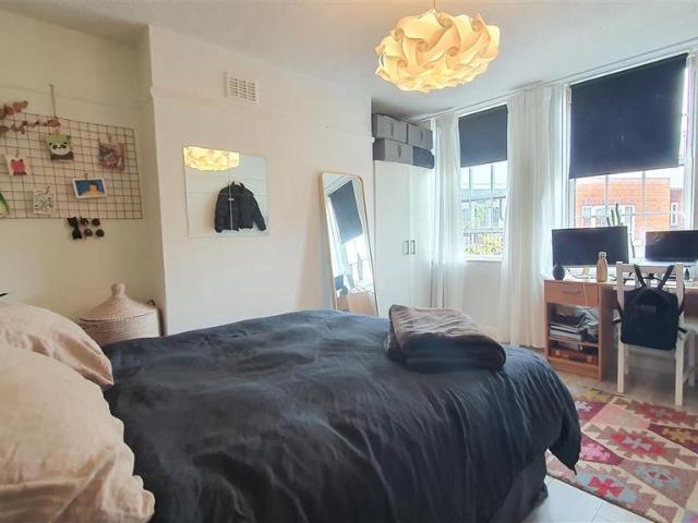 Apartment for rent in Maitland Park, Greater London