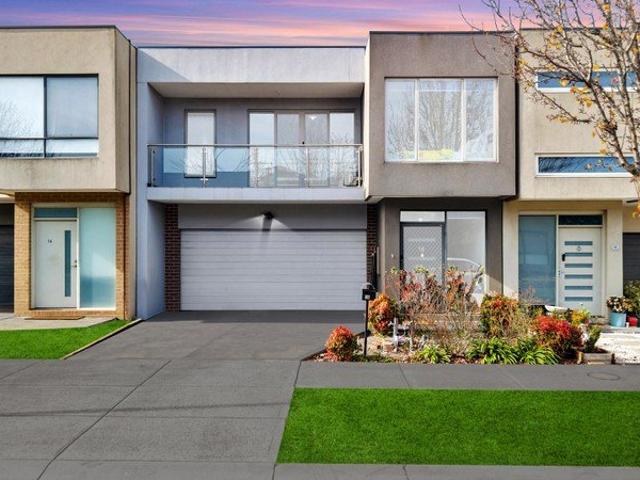Townhouse for sale in Camerons Creek, Victoria