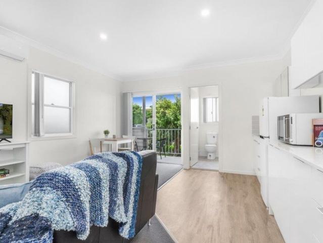 Granny Flat for rent in Toombul, Queensland
