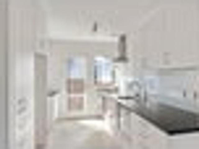 Apartment for sale in Royal Oak