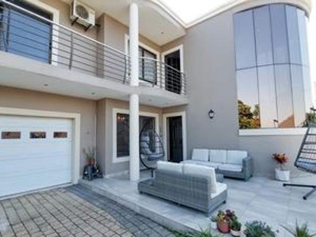 House for sale in Queensburgh, Kwazulu-natal