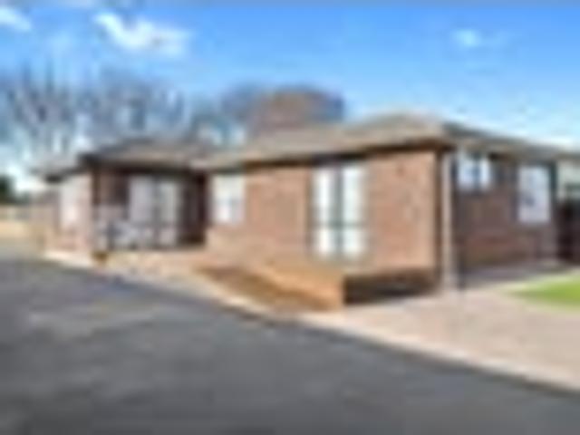 House for sale in Chaslands, Canterbury