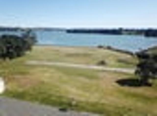 Land for sale in Awhitu, Oroua County