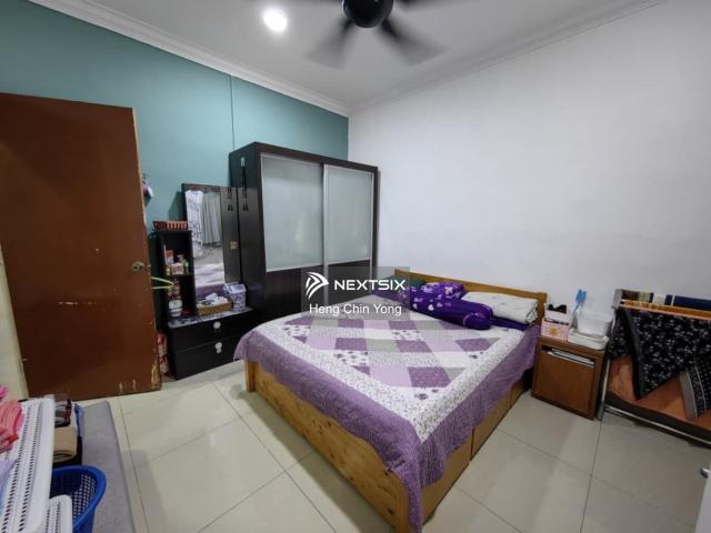 Shop for sale in Ulu Tiram, Johor