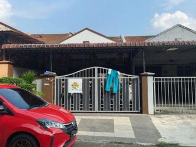 Terraced House for sale in Ulu Tiram, Johor