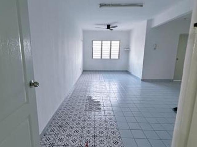 Flat for sale in Bandar Johor Bahru, Johor