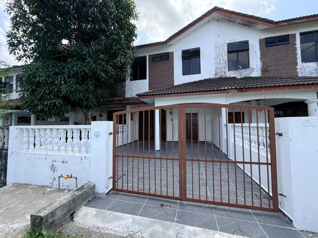 Terraced House for sale in Pekan Nanas, Johor