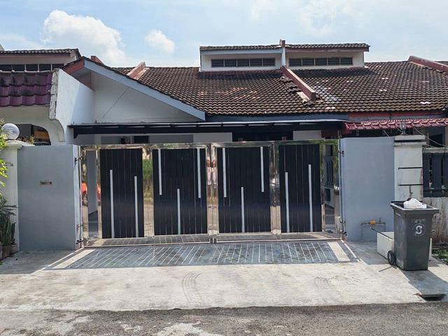 Terraced House for sale in Ulu Tiram, Johor