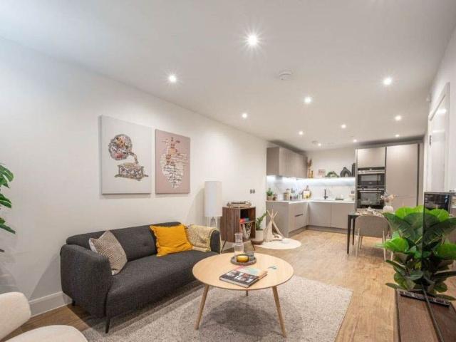 Studio for rent in Colindale, Greater London