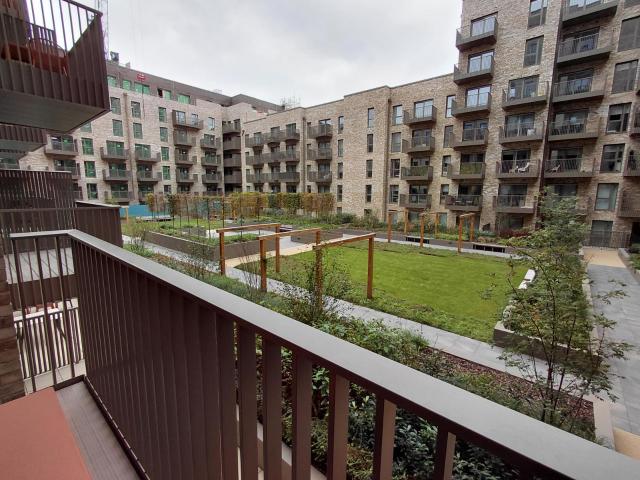 Apartment for rent in Colindale Gardens, Greater London