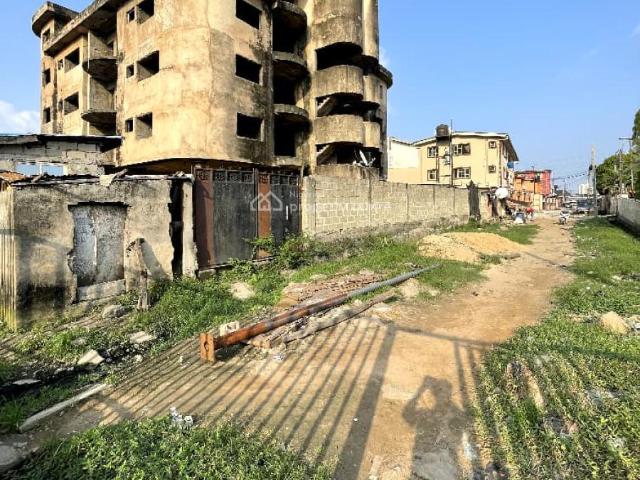 Flat for sale in Surulere , Surulere