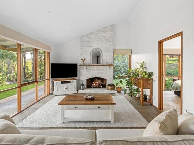 Cottage for sale in Camerons Creek, Victoria
