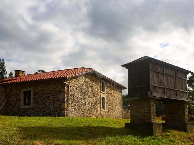 Casa en venta en Pedroso, Ferrol