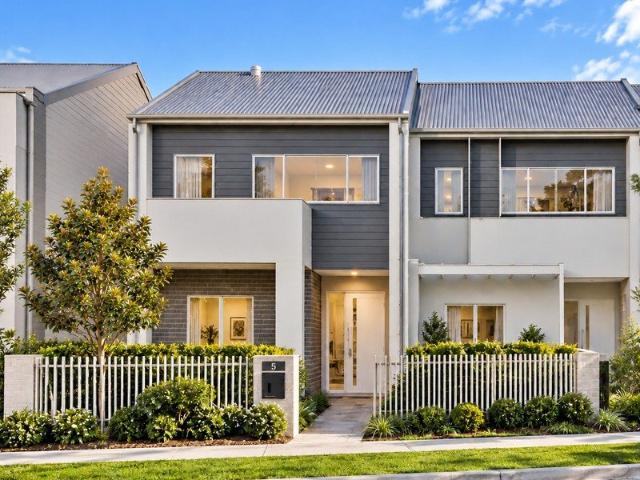 Cottage for sale in Sydney, New South Wales