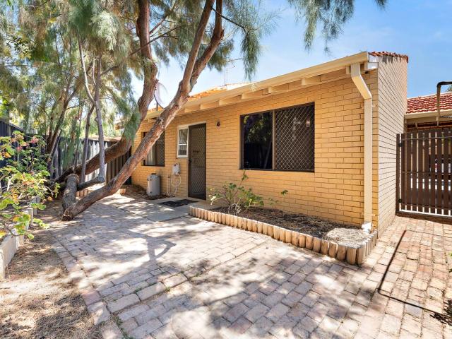 Villa for sale in Kardinya, Western Australia