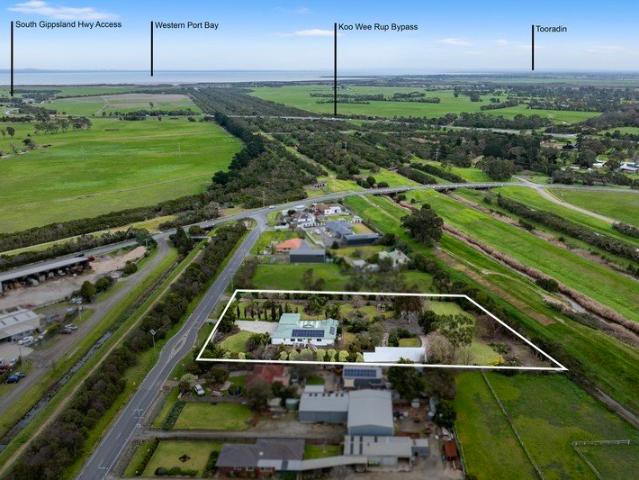 Cottage for sale in Camerons Creek, Victoria