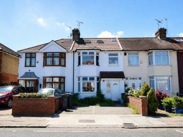 Apartment for rent in Kingsbury, Greater London