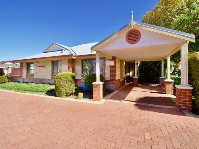 Villa for sale in Waikiki, Western Australia