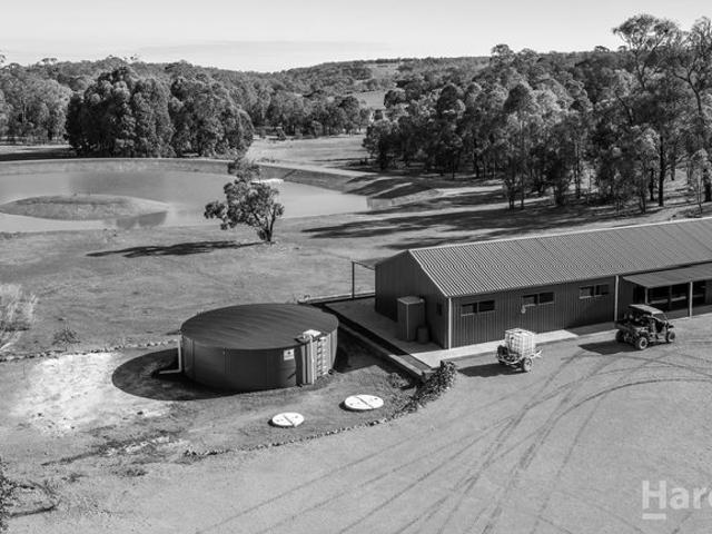 Cottage for sale in Waroona, Western Australia