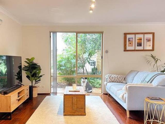 House for rent in Cockburn, Western Australia