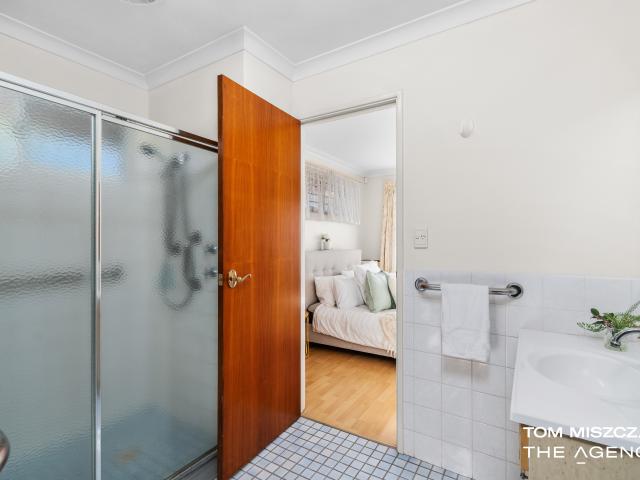 House for sale in Queens Park, Western Australia