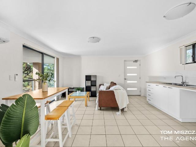 Apartment for sale in Canning, Queens Park