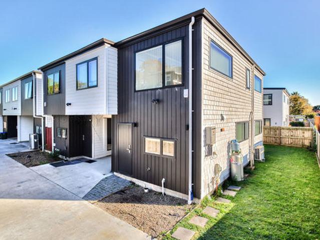 Property for sale in Papakura