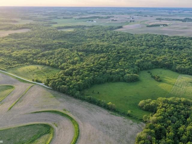 Farm for sale in Crawfordsville, Iowa