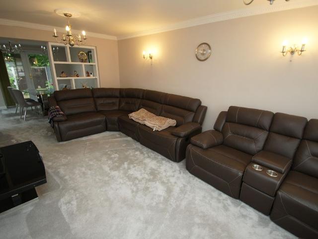 House for rent in Rossmore, Cheshire