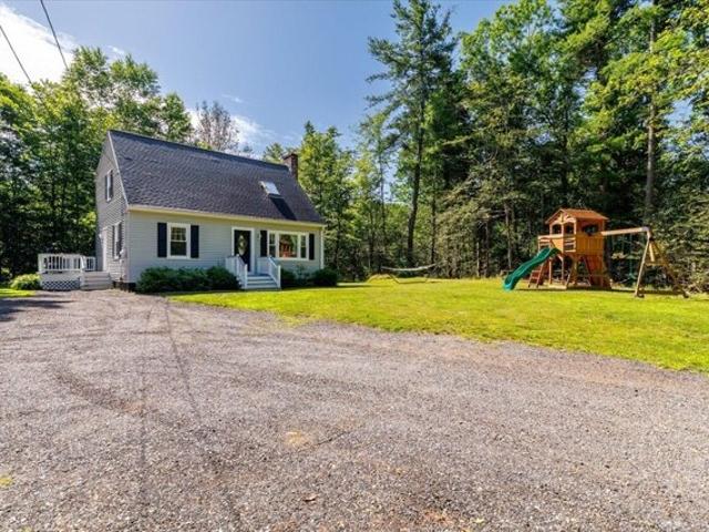 House for sale in Hubbardston, Massachusetts