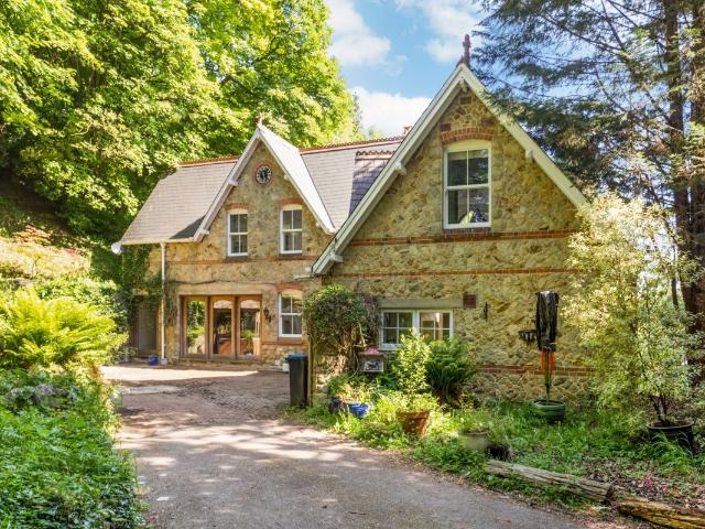 House for rent in Caterham Valley, Tandridge