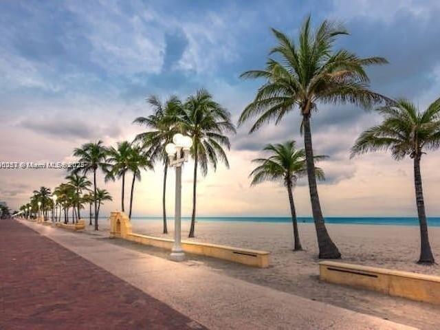 House for sale in Hallandale