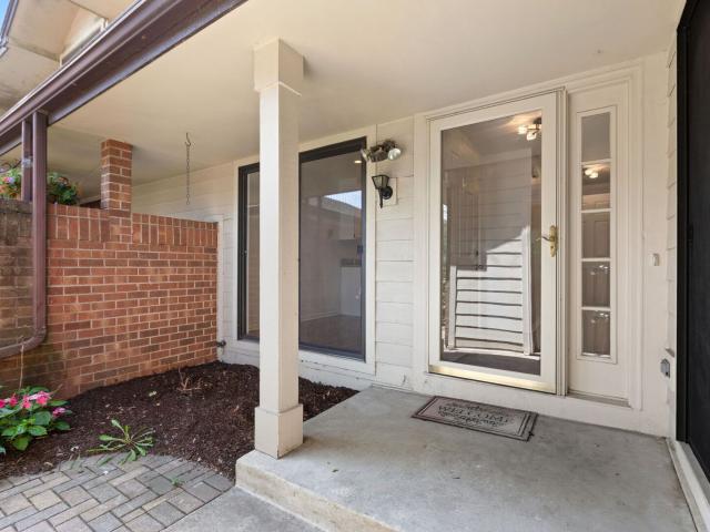 Townhouse for rent in Hinsdale