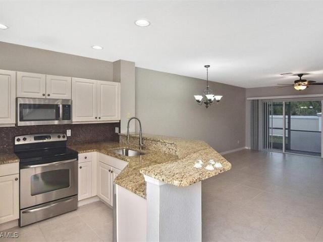 Townhouse for sale in Lehigh Acres