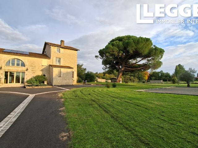 Villa vente à Confolens, Mansle