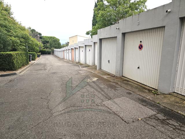 Garage vente à Bargemont, Martigues