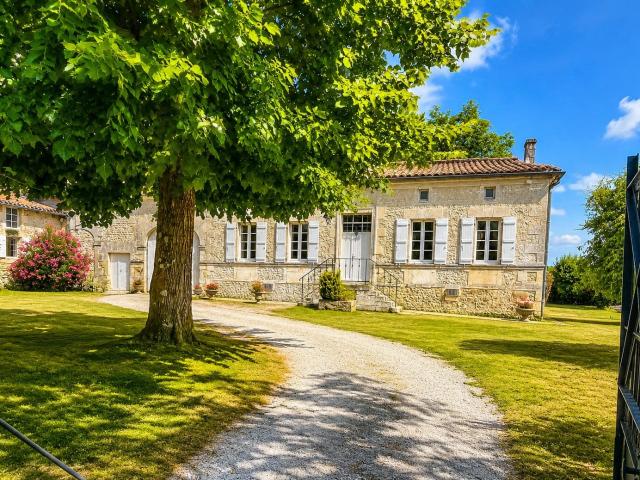 Maison vente à Angoulême, Saint-laurent-des-combes