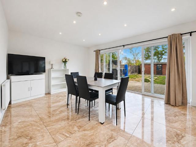 House for rent in London Borough of Ealing, Greater London
