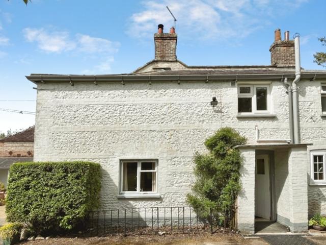 Apartment for rent in Okeford Fitzpaine, East Dorset