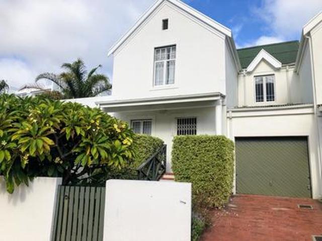 Townhouse for rent in Hout Bay, City of Cape Town