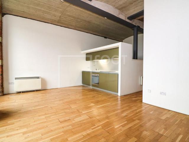Studio for rent in West Yorkshire