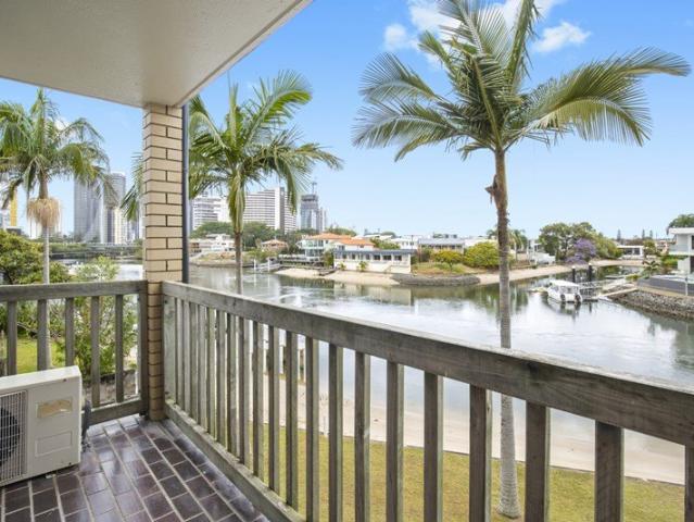 Apartment for rent in Broadbeach Waters, Gold Coast City