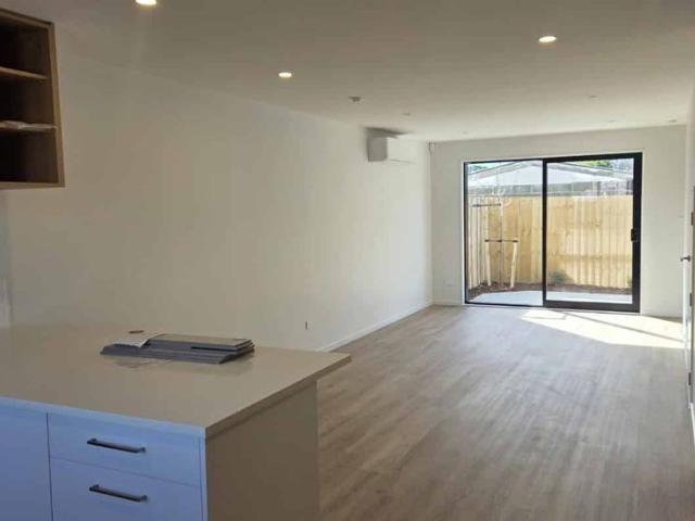 Apartment for rent in Chaslands, Canterbury