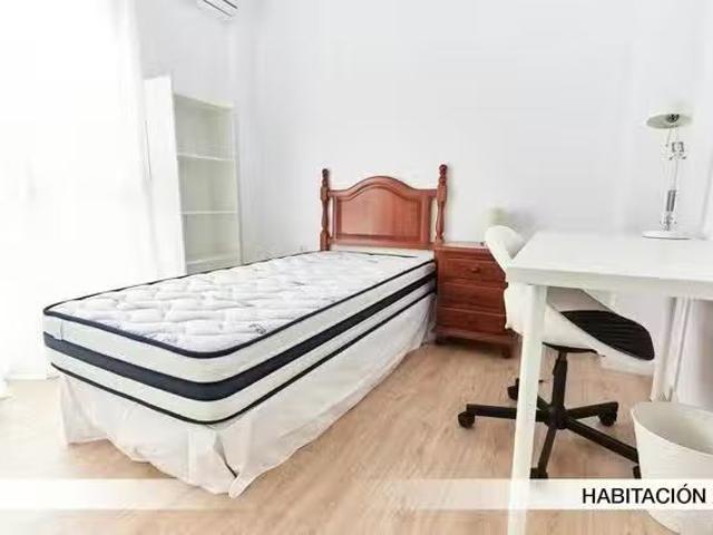 Casa en alquiler en Cerro-Amate, Sevilla