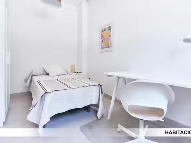Casa en alquiler en Cerro-Amate, Sevilla