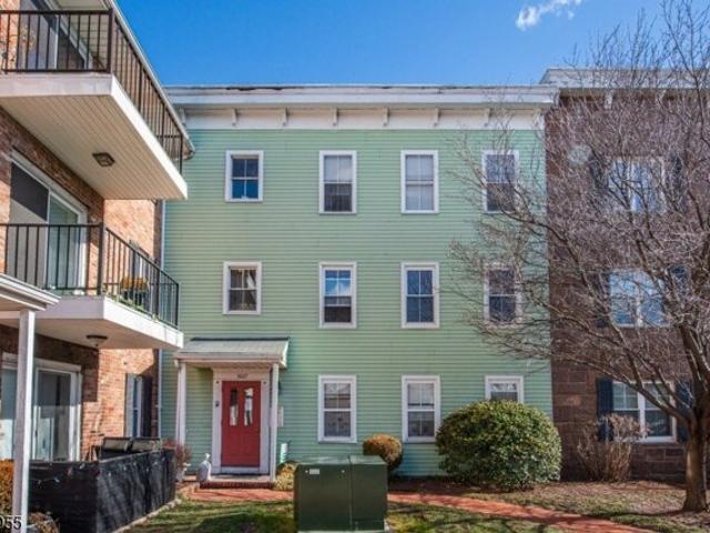 Condo for sale in Clifton