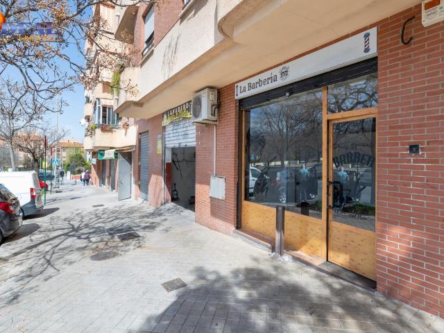 Local Comercial en venta en Granada, Parque Nueva Granada